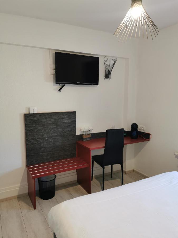 Le P'Tit Bouchon Hotell Rambervillers Eksteriør bilde